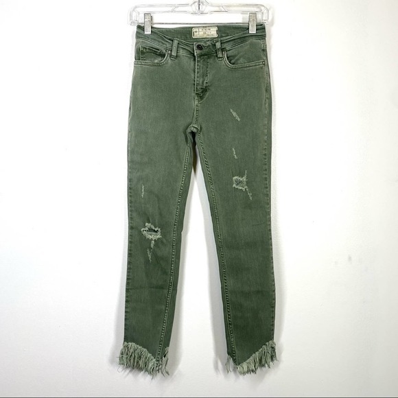 FREE PEOPLE Green Great Heights Frayed Skinny Jean Distressed Sage Raw Cut 26 - Picture 2 of 7